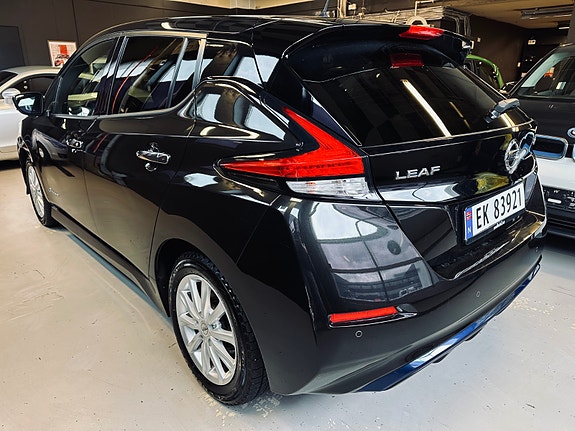 Nissan Leaf 7 of 30