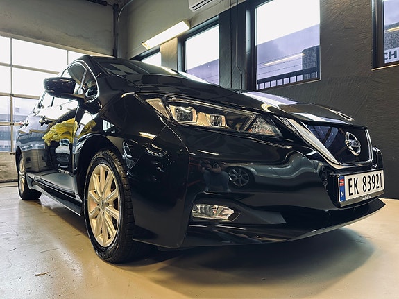 Nissan Leaf 4 of 30