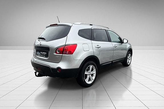 Nissan Qashqai+2 4 of 5