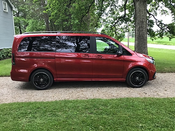 Mercedes-Benz V300 d 5 of 5