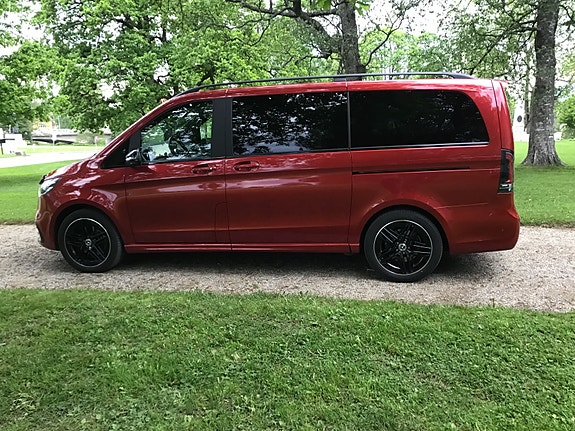 Mercedes-Benz V300 d 4 of 5