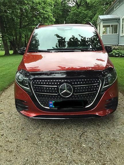 Mercedes-Benz V300 d 3 of 5