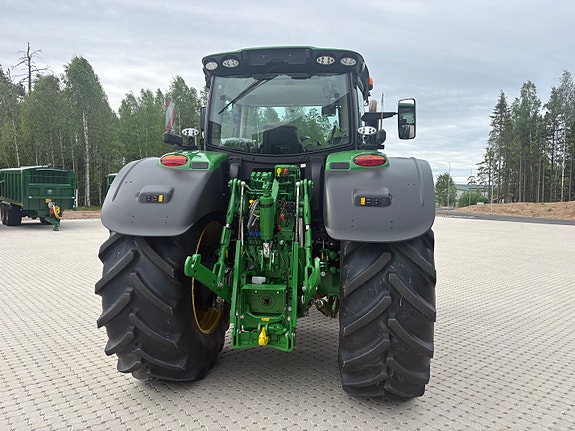 John Deere 6R215 4 of 29