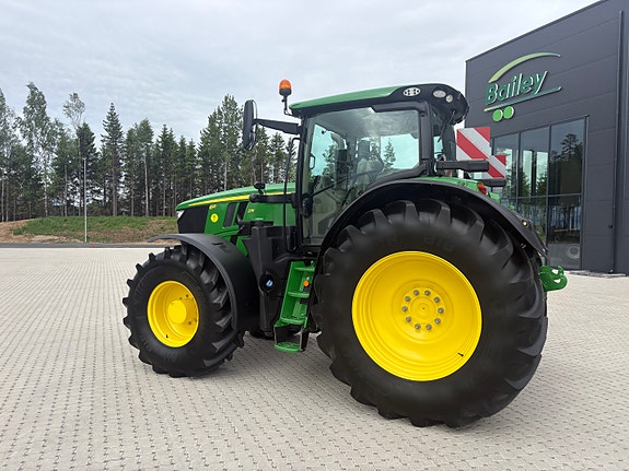 John Deere 6R215 3 of 29