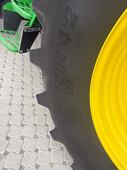 John Deere 6R215 19 of 29