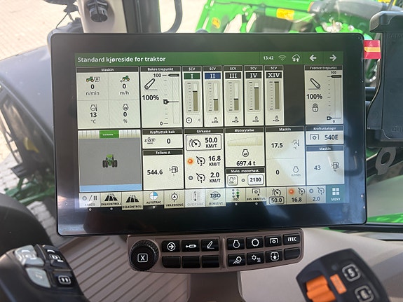 John Deere 6R215 6 of 29