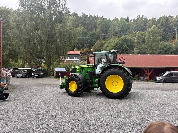 John Deere 6R215 29 of 29