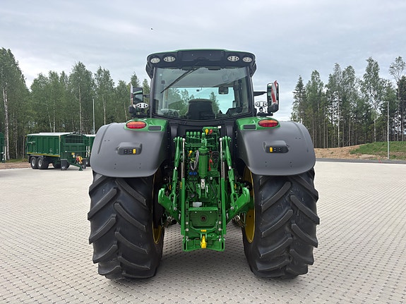 John Deere 6R215 23 of 29