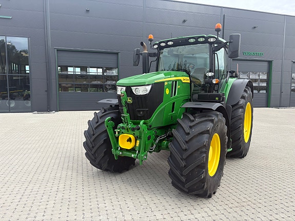John Deere 6R215 10 of 29
