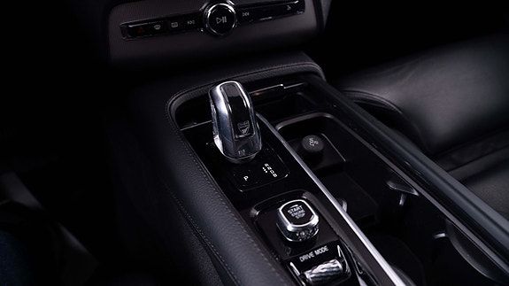 Volvo XC90 14 of 25