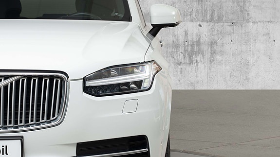 Volvo XC90 4 of 25