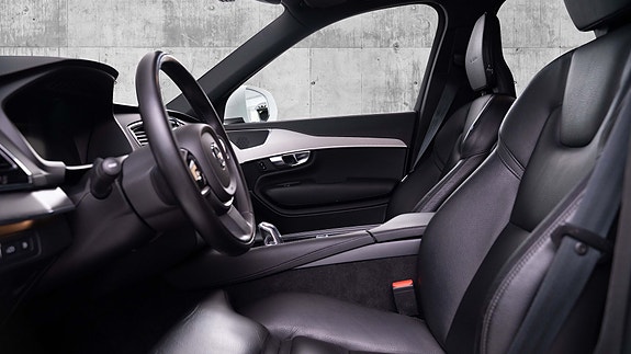 Volvo XC90 10 of 25