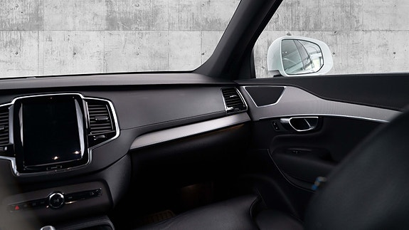 Volvo XC90 18 of 25