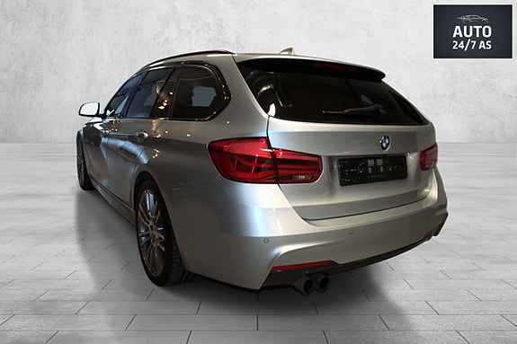 BMW 320i 11 of 30