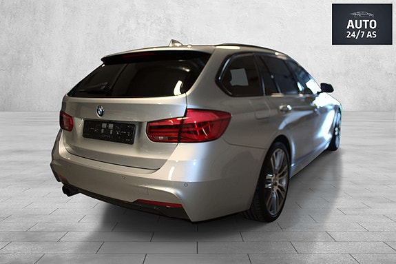 BMW 320i 9 of 30