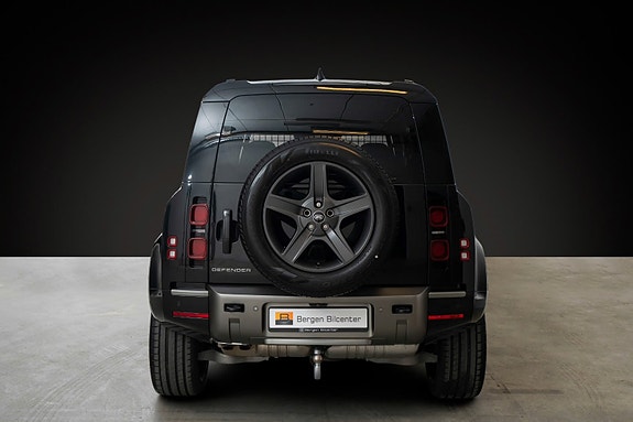 Land Rover Defender 110 5 of 13