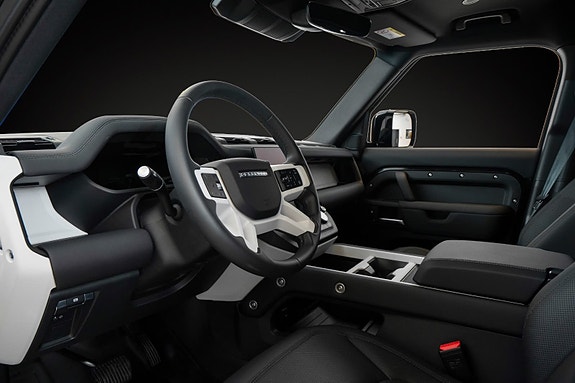 Land Rover Defender 110 4 of 13