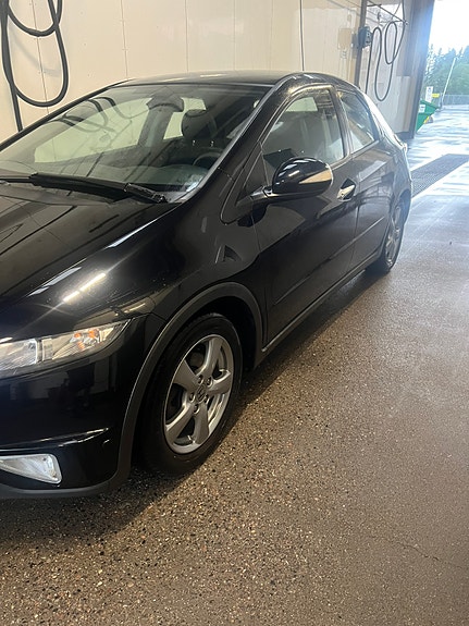 Honda Civic 4 of 5