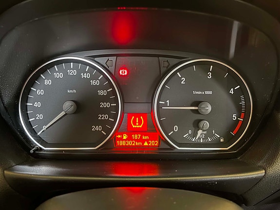 BMW 118d 8 of 23
