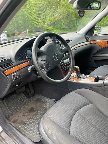 Mercedes-Benz E220 15 of 17