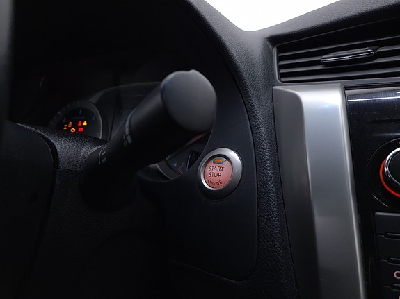 Nissan Navara 27 of 30