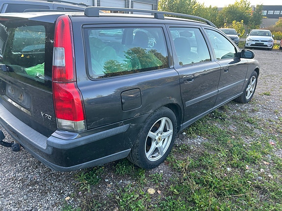 Volvo V70 4 of 9