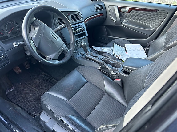 Volvo V70 8 of 9