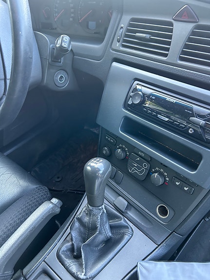 Volvo V70 7 of 9