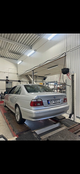 BMW 525d 3 of 30