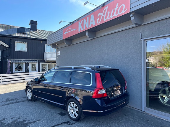 Volvo V70 4 of 5