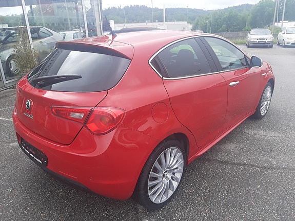 Alfa Romeo Giulietta 4 of 5