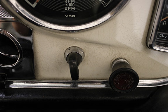 Mercedes-Benz 230 SL 27 of 30