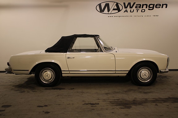 Mercedes-Benz 230 SL 8 of 30