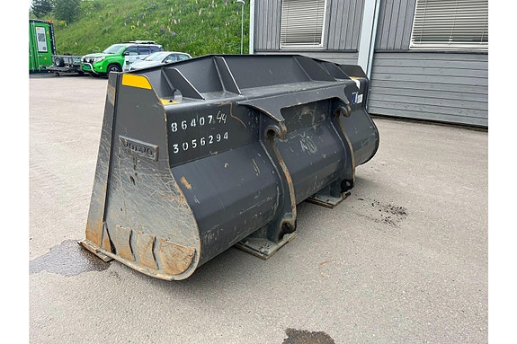 Volvo L70 H2 **Forks & Bucket** 26 of 30