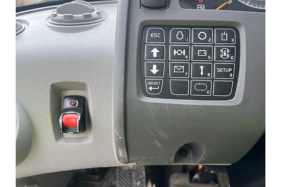 Volvo L70 H2 **Forks & Bucket** 13 of 30