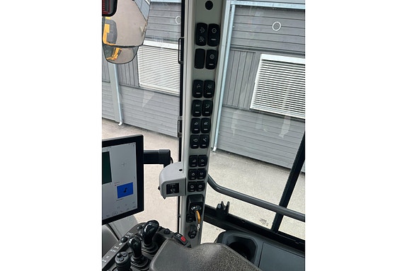 Volvo L70 H2 **Forks & Bucket** 14 of 30