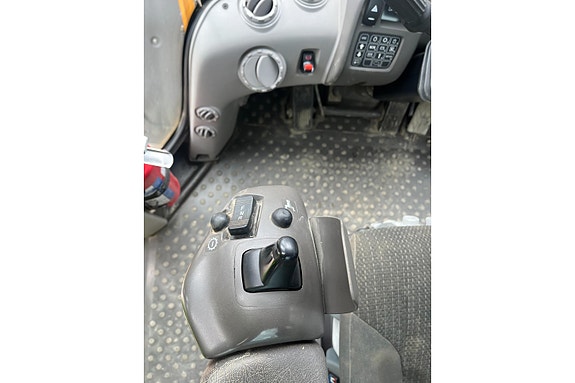 Volvo L70 H2 **Forks & Bucket** 10 of 30