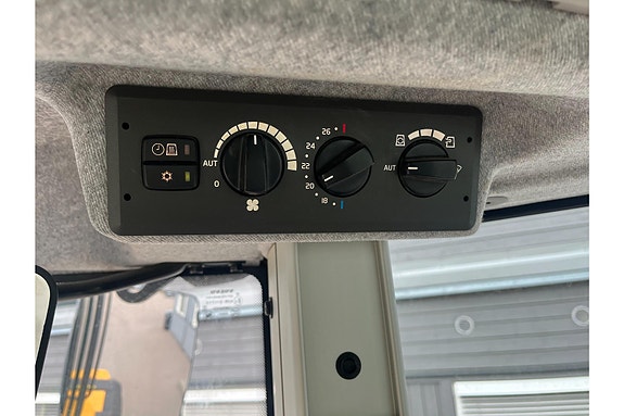 Volvo L70 H2 **Forks & Bucket** 11 of 30