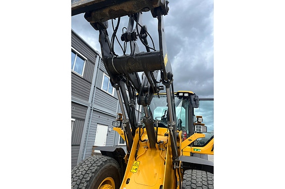 Volvo L70 H2 **Forks & Bucket** 23 of 30