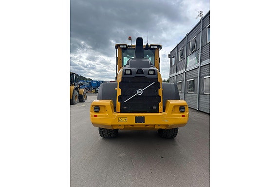 Volvo L70 H2 **Forks & Bucket** 4 of 30