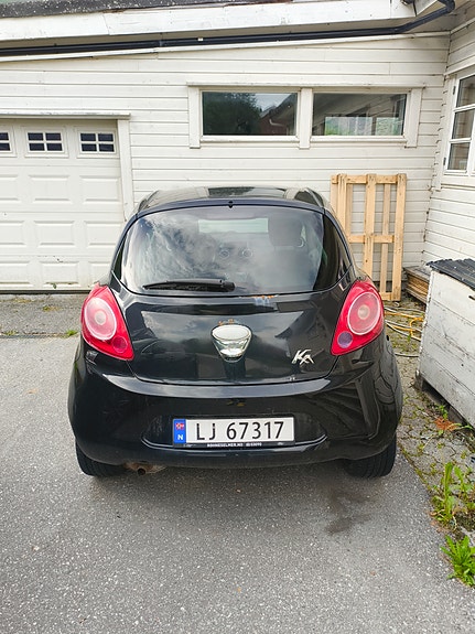 Ford Ka 2 of 5