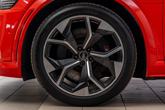Audi e-tron S 5 of 5