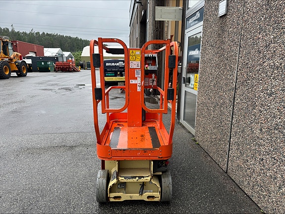 JLG 1230ES    67958 3 of 6