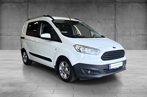 Ford Transit Courier 3 of 5