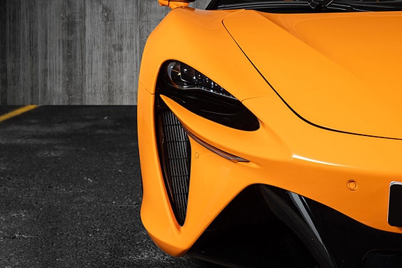 McLaren Artura 8 of 30