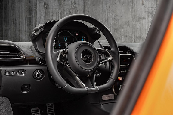 McLaren Artura 23 of 30
