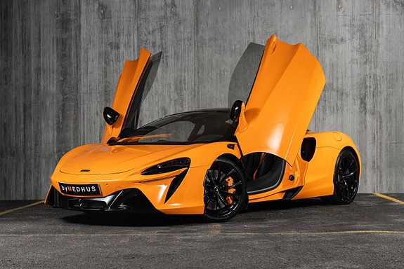 McLaren Artura 4 of 30