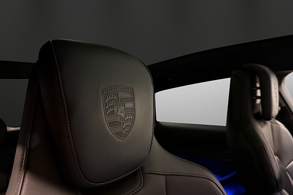 Porsche Taycan 4 25 of 30