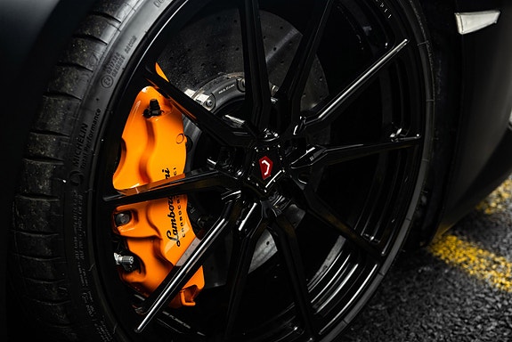 Lamborghini Huracan 26 of 30