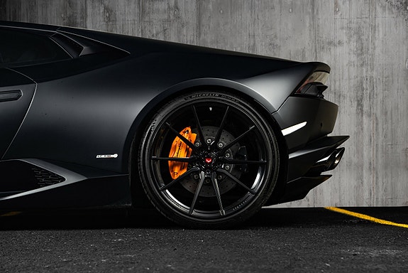 Lamborghini Huracan 6 of 30